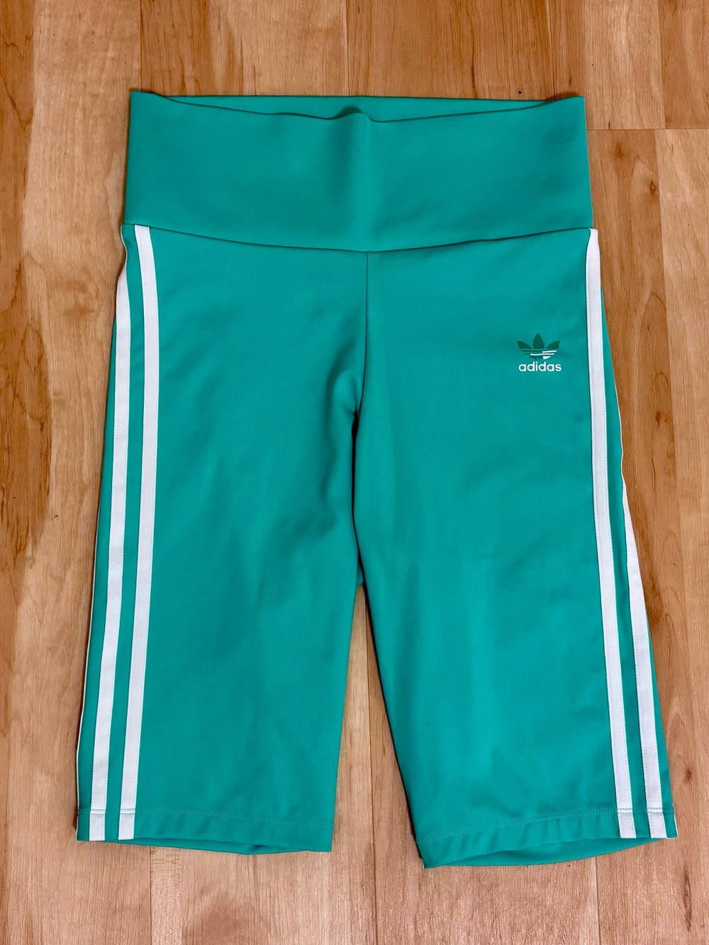 adidas women’s high-waisted 3-Stripes Biker Shorts - Green